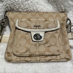 Coach Signature Pocket Swingpack/Crossbody F45026